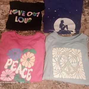 Colorful Graphic T-Shirts Set Like new condition Girls Large / Extra Large